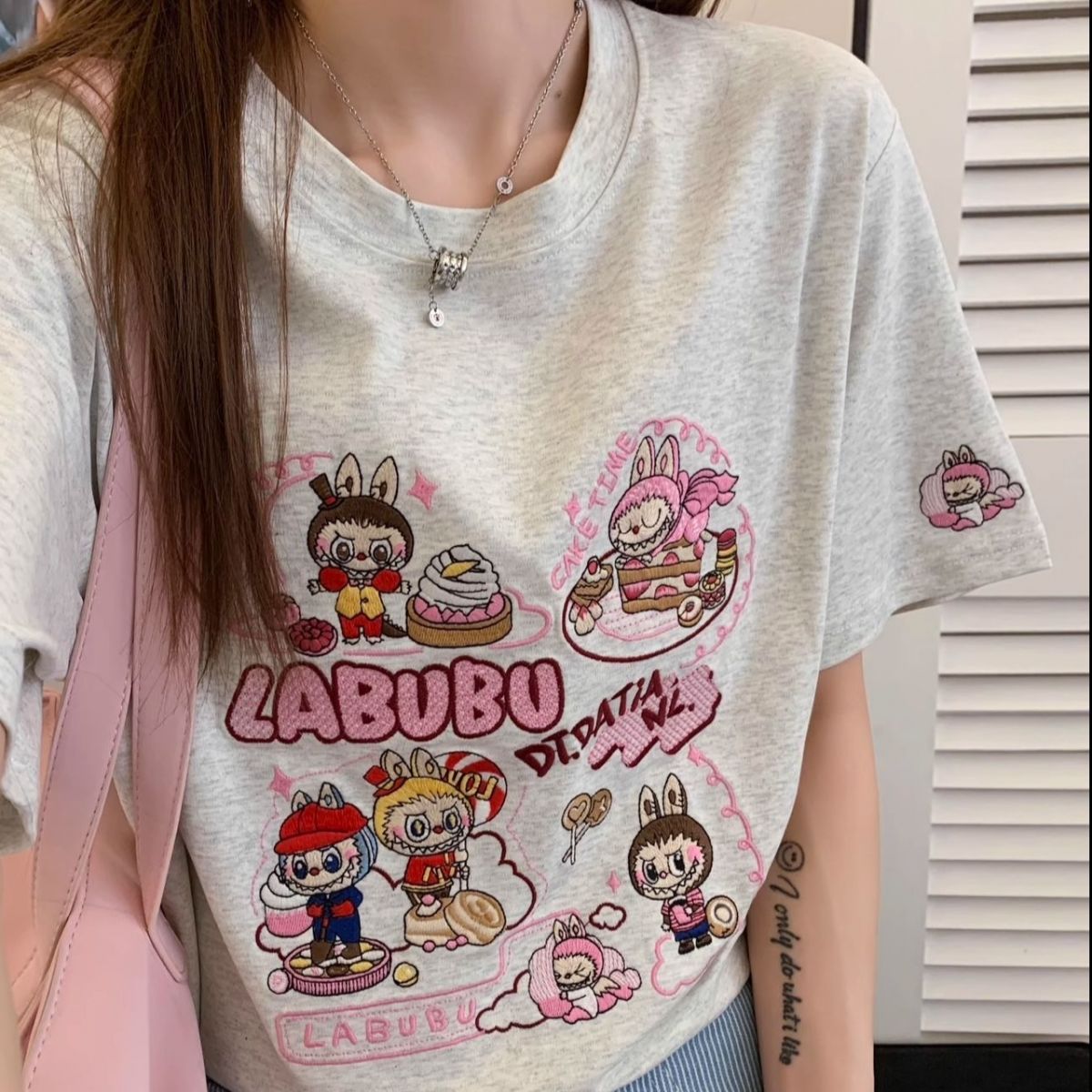 T01　ラブブ刺繍Ｔシャツ